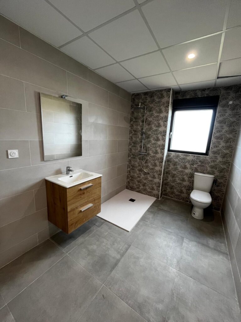 28b02cc6-d81f-4dae-b303-328d8f1f91cf