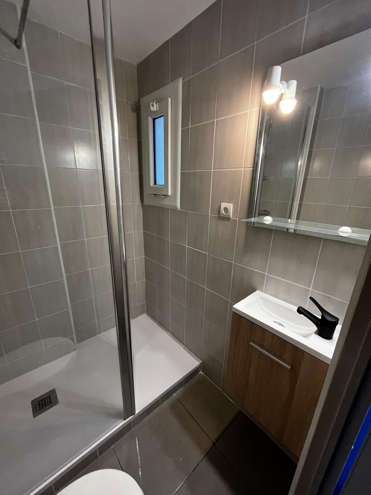 f539b1a5-33ba-49ee-8693-8bab83c5ef2f-1